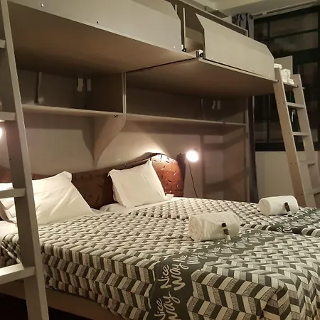 Way Hostel *